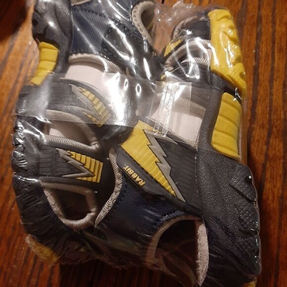 HOST PICK! NWT Kids Size 5 Saguaro Athletic Sandals - Picture 8 of 9